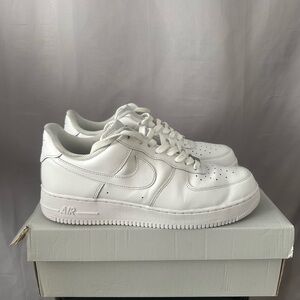 Nike Air Force 1 ’07 Triple White Size 11 Men Low Top Sneakers Clean